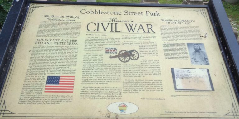 COBBLESTONE STREET PARK WAR MEMORIAL PANEL