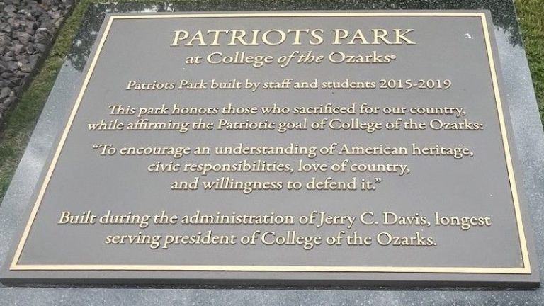 COLLEGE OF THE OZARKS PATRIOTS PARK MEMORIAL PLAQUE