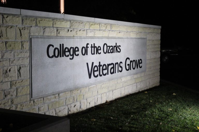 COLLEGE OF THE OZARKS VETERANS GROVE MEMORIAL ENTRANCE STONE