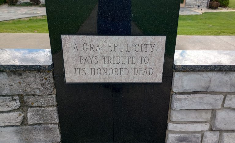 FOSTORIA HONORED DEAD MEMORIAL STONE