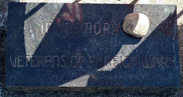 IN MEMORY VETERANS OF FOREIGN WARS MEMORIAL STONE