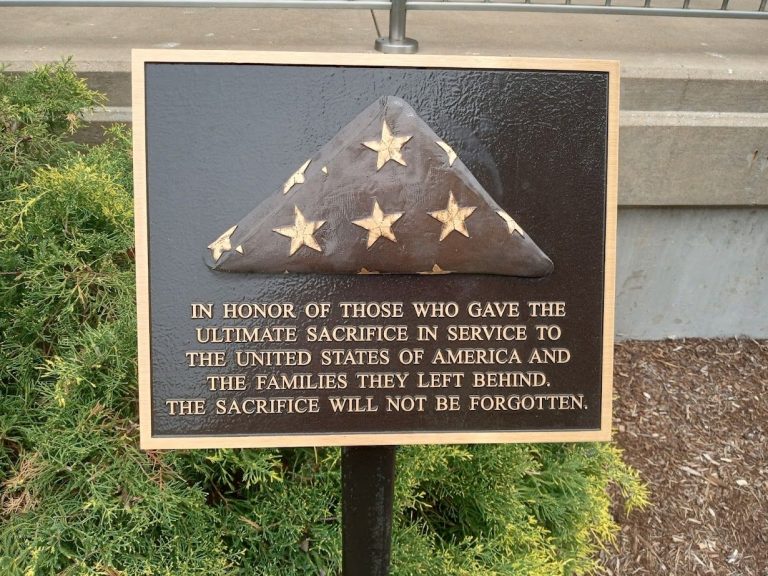 JEFFERSON BARRACKS NATIONAL CEMETERY ULTIMATE SACRIFICED MEMORIAL PLAQUE