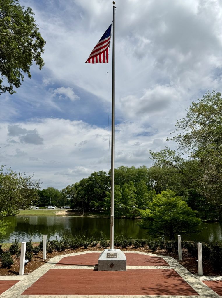 LADY LAKE EX-POW’S AND M.I.A WAR MEMORIAL FLAGPOLE