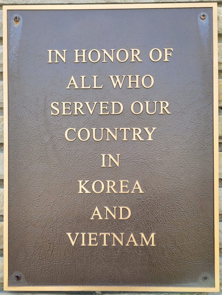 NEW SALEM WAR VETERANS MEMORIAL PLAQUE B