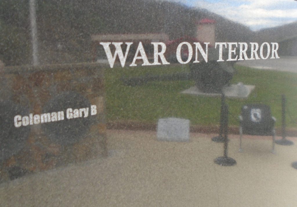 PIKEVILLE WAR VETERANS MEMORIAL PLAQUE E