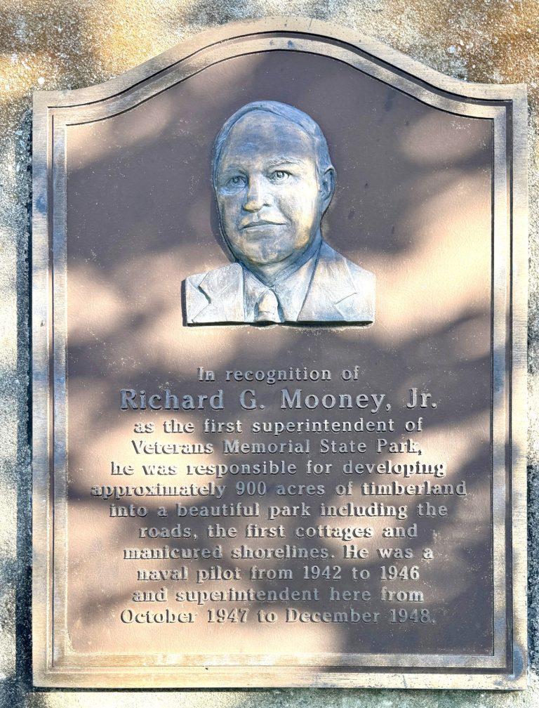 RICHARD G. MOONEY, JR. WAR MEMORIAL PLAQUE