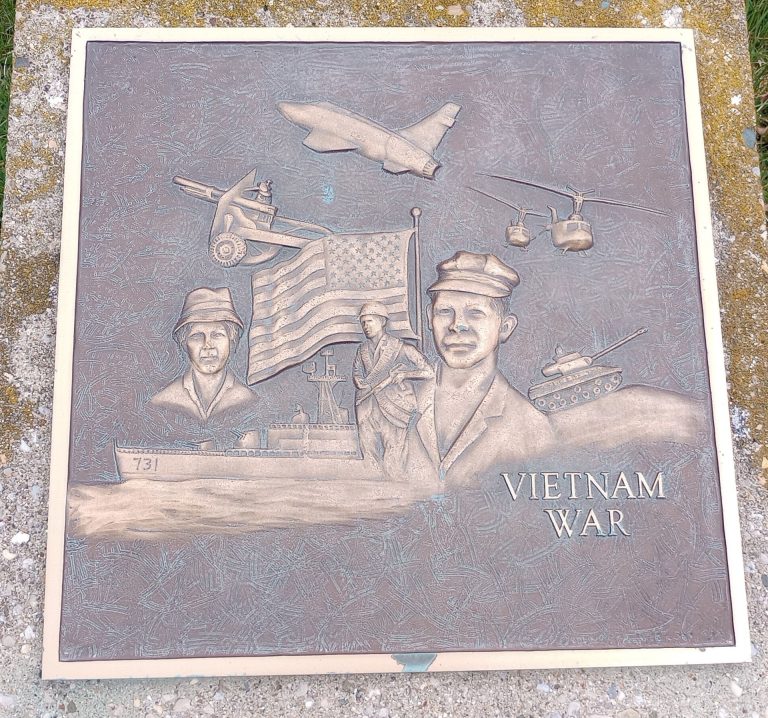 SAINT MARYS WAR MEMORIAL BAS-RELIEF PLAQUE D