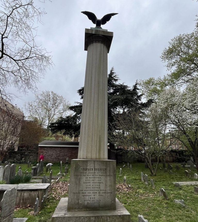 STEPHEN DECATUR WAR MEMORIAL SHAFT