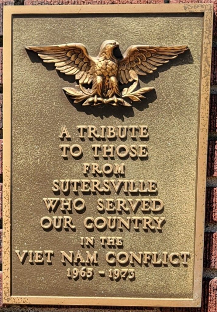 SUTERSVILLE WAR VETERANS MEMORIAL PLAQUE D