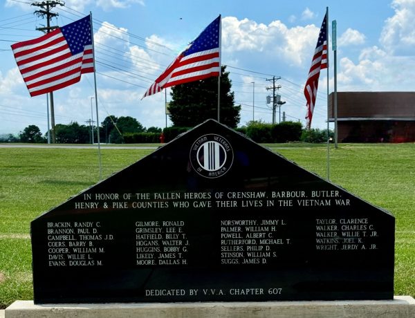 THE FALLEN HEROES VIETNAM WAR MEMORIAL