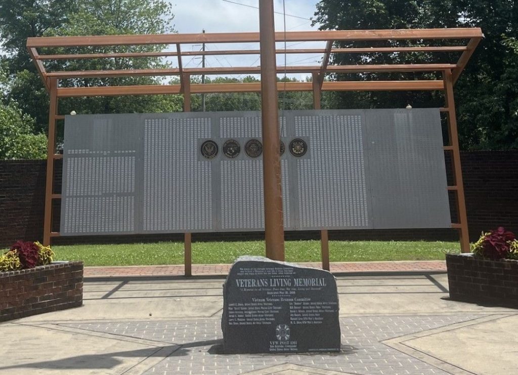 VETERANS LIVING MEMORIAL
