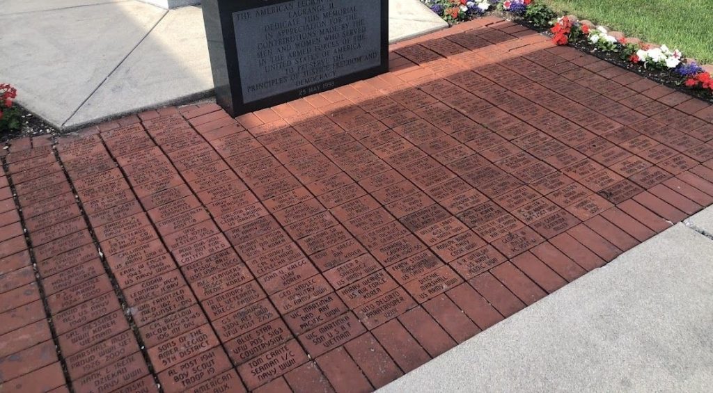 VETERAN’S MEMORIAL ROBERT E. COULTER JR. POST 1941 MEMORIAL BRICKS