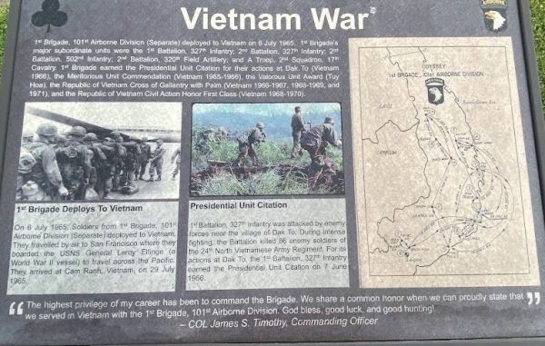 VIETNAM WAR AIRBORNE WAR MEMORIAL PANEL