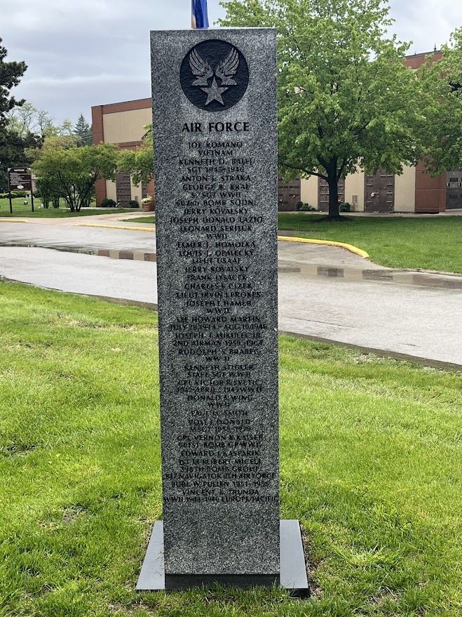 WOODLAWN CEMETERY ARMED SERVICES MEMORIAL SHAFT B
