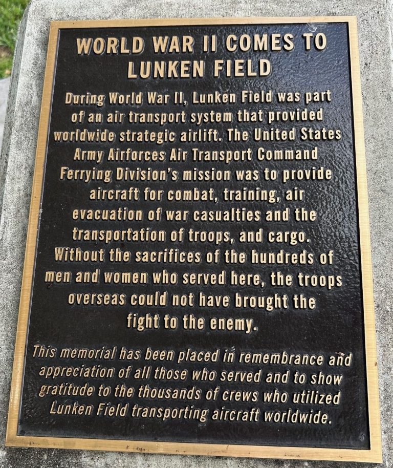 WORLD WAR II COMES TO LUNKEN FIELD MEMORIAL PLAQUE