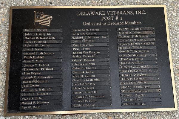 DELAWARE VETERANS DECEASED MEMBERS MEMORIAL PLAQUE B