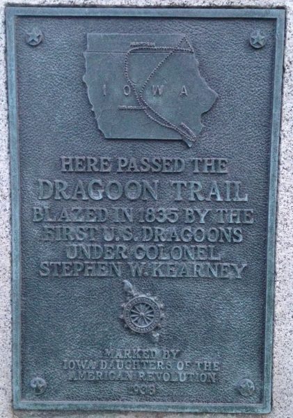 DRAGOON TRAIL MEMORIAL PLAQUE DES MOINES
