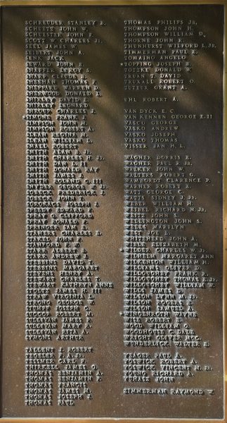 EDGEWOOD ROLL OF HONOR WORLD WAR II MEMORIAL PLAQUE E