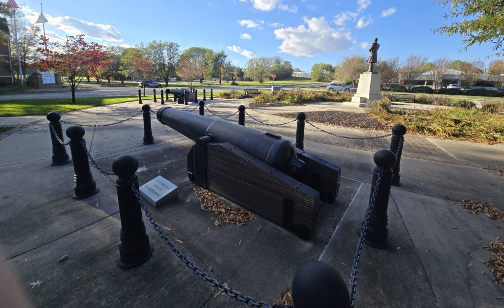 FRIGATE INDEPENDENCE EIGHT INCH GUN MEMORIAL