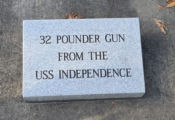 FRIGATE INDEPENDENCE EIGHT INCH GUN MEMORIAL STONE