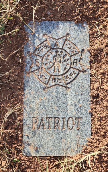 NATIONAL SOCIETY DAUGHTERS OF THE AMERICAN REVOLUTION MEMORIAL TABLET