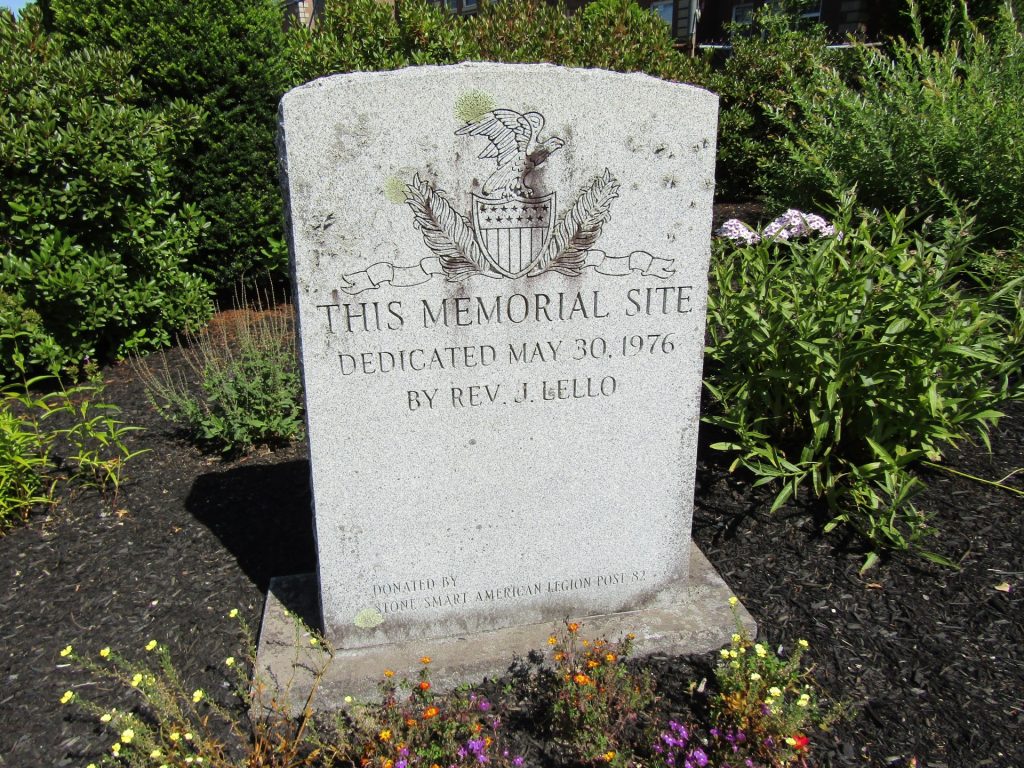 THIS MEMORIAL SITE STONE