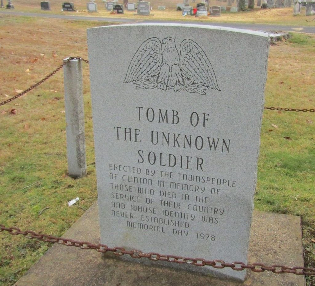 TOWNSPEOPLE OF CLINTON TOMB OF THE UNKNOWN SOLDIER MEMORIAL FRONT