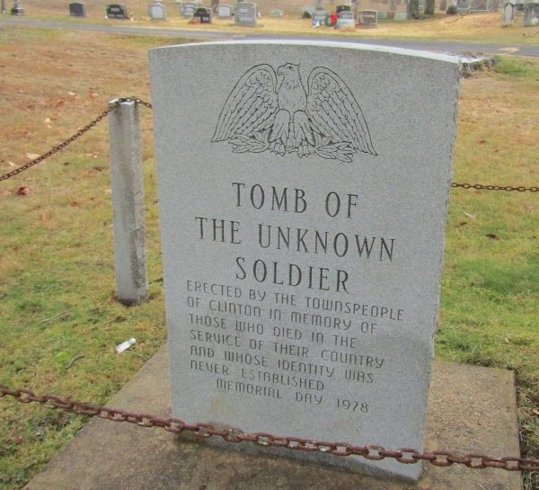 TOWNSPEOPLE OF CLINTON TOMB OF THE UNKNOWN SOLDIER MEMORIAL FRONT