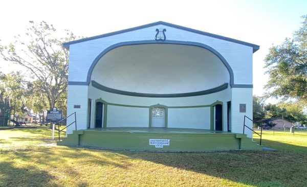 VETERANS PARK AND BANSHELL WAR MEMORIAL