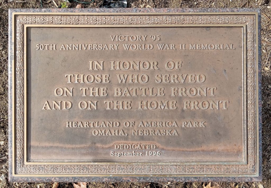 VICTORY ’95 50TH ANNIVERSARY WORLD WAR II MEMORIAL PLAQUE C