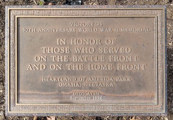 VICTORY ’95 50TH ANNIVERSARY WORLD WAR II MEMORIAL PLAQUE C