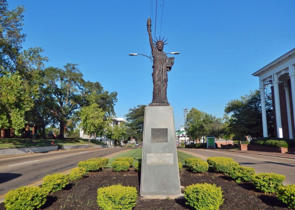 COLUMBUS REPLICA OF THE STATUE OF LIBERTY MEMORIAL