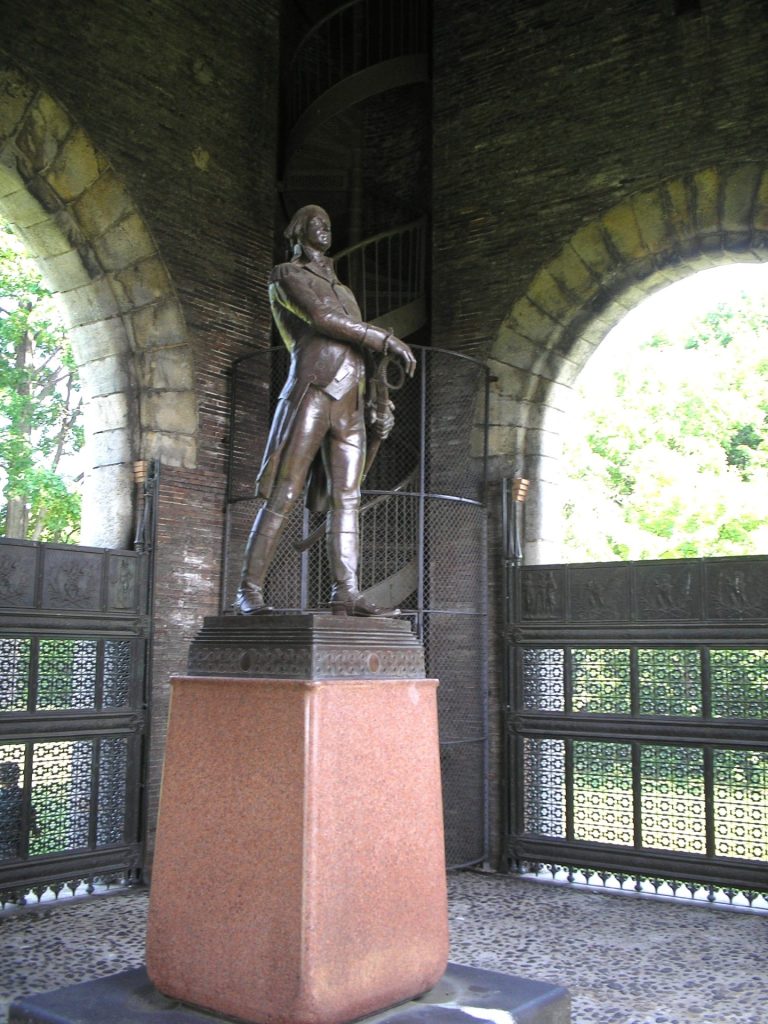 GEORGE WASHINGTON STATUE REVOLUTIONARY WAR MEMORIAL