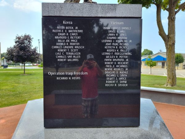 IN HONOR OF THOSE WHO DIED FOR FREEDOM MEMORIAL SIDE E