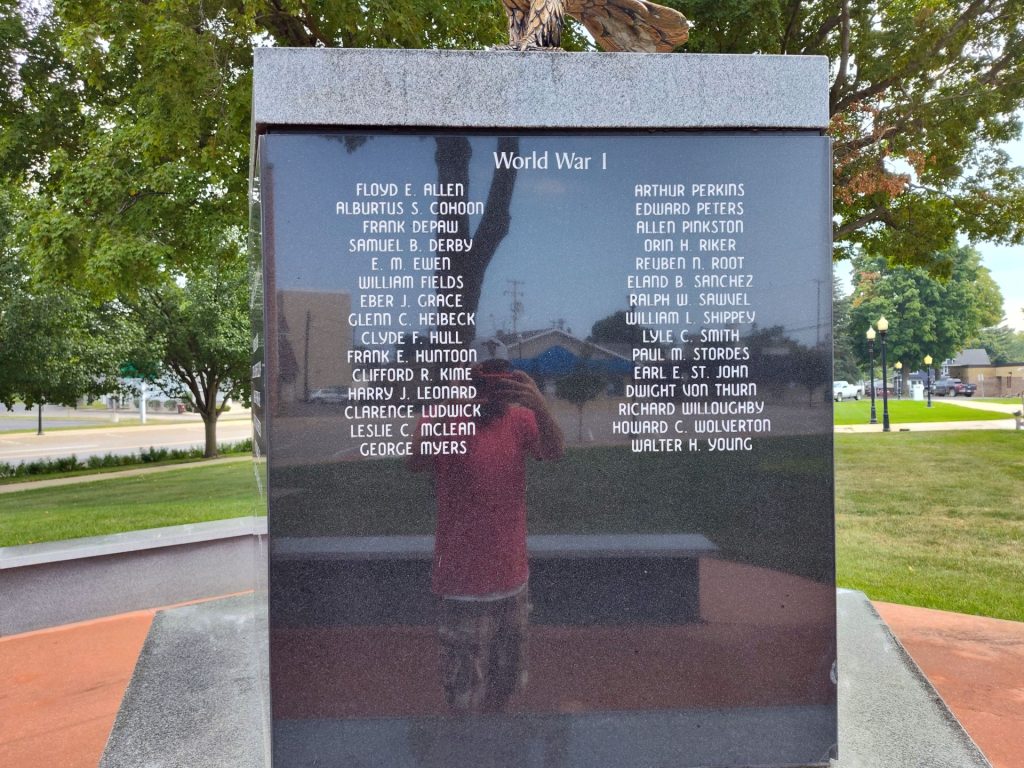 IN HONOR OF THOSE WHO DIED FOR FREEDOM MEMORIAL SIDE B