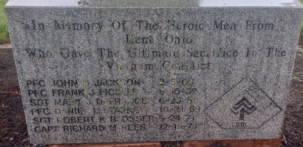 KENT, OHIO VIETNAM WAR SUPREME SACRIFICE WAR MEMORIAL TABLET