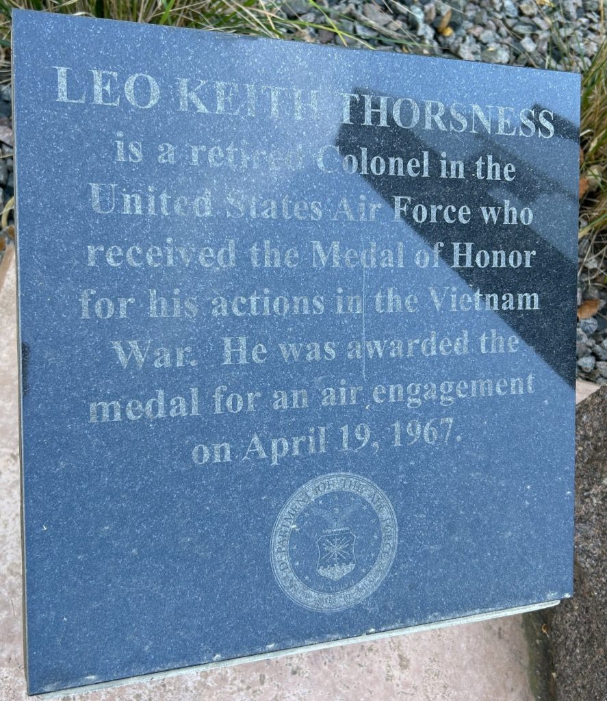 LEO KEITH THORSNESS MEDAL OF HONOR WAR MEMORIAL PLAQUE