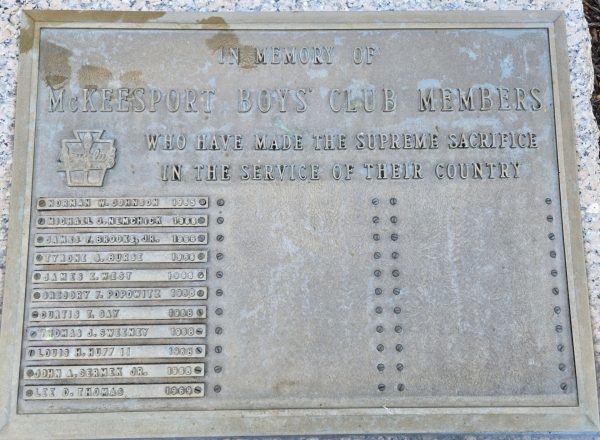 MCKEESPORT BOYS CLUB HONOR ROLL SUPREME SACRIFICE WAR MEMORIAL PLAQUE
