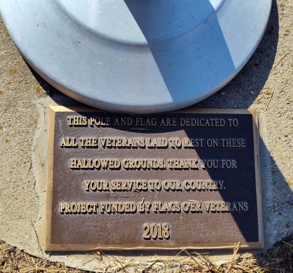 PETERSBURG FLAGS O’ER VETERANS MEMORIAL FLAGPOLE PLAQUE