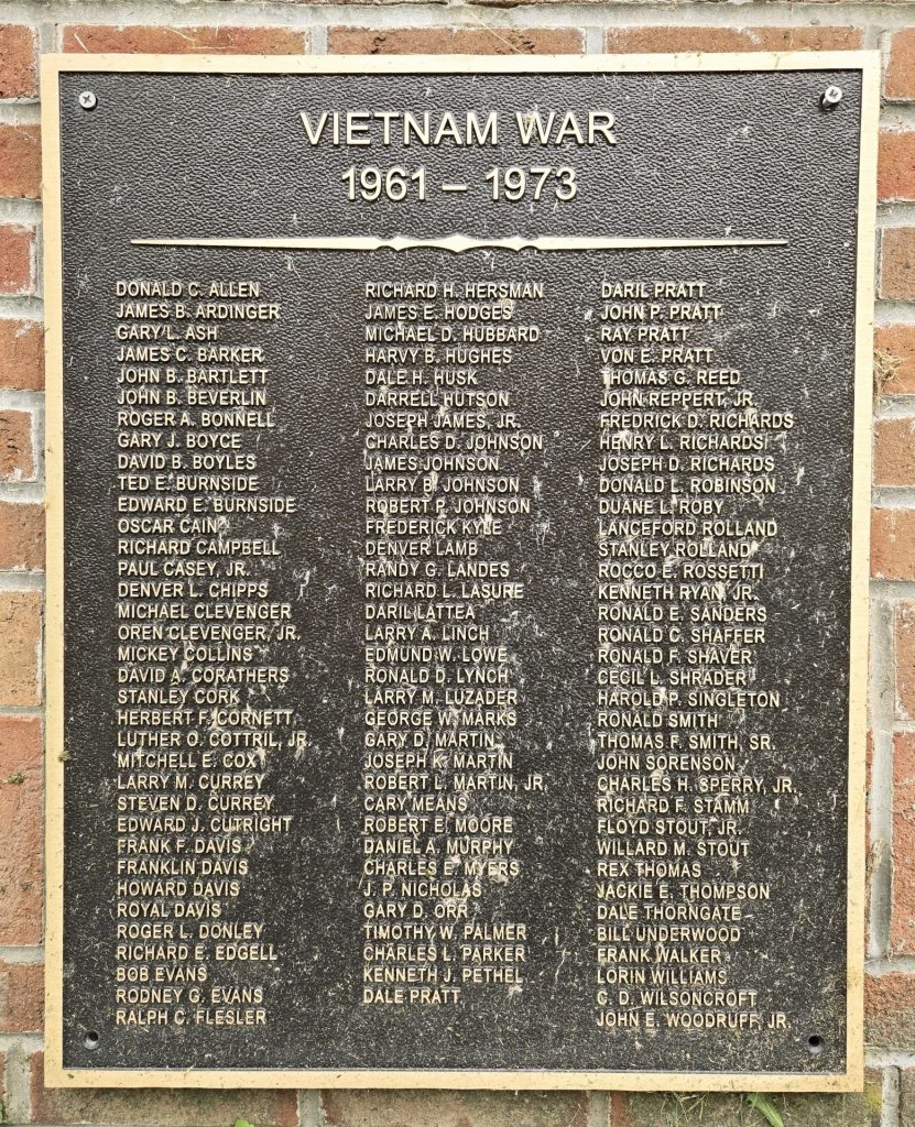 SALEM WAR VETERANS MEMORIAL PLAQUE E
