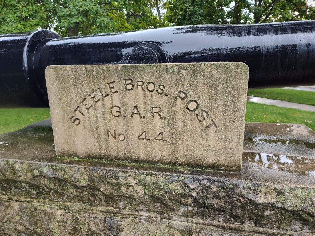 STEELE BROS. POST G.A.R. NO. 441 MEMORIAL CANNON STONE