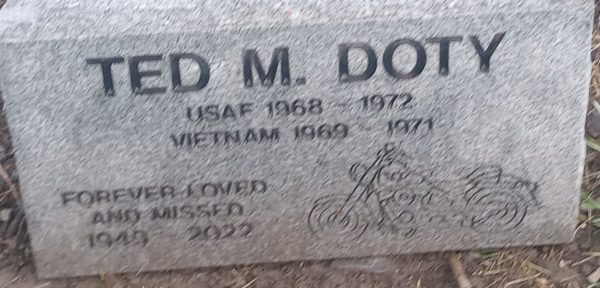 TED M DOTY VIETNAM WAR MEMORIAL TABLET