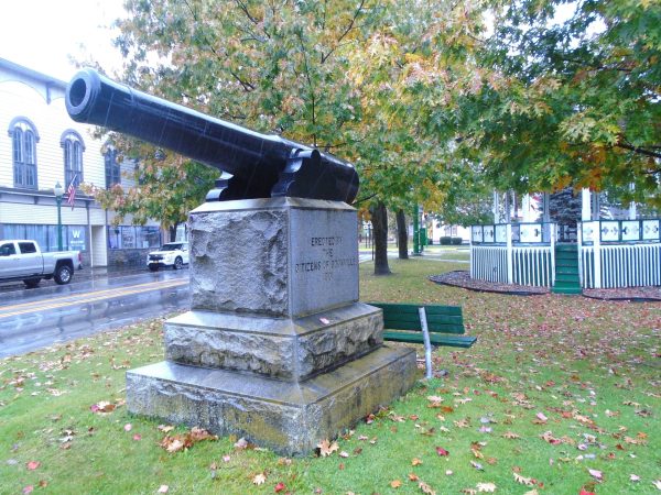VOLUNTEERS OF BOONVILLE CIVIL WAR MEMORIAL CANNON