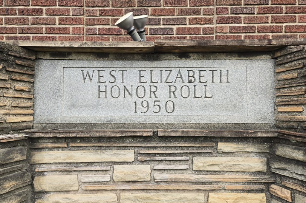 WEST ELIZABETH HONOR ROLL 1950 WAR MEMORIAL STONE