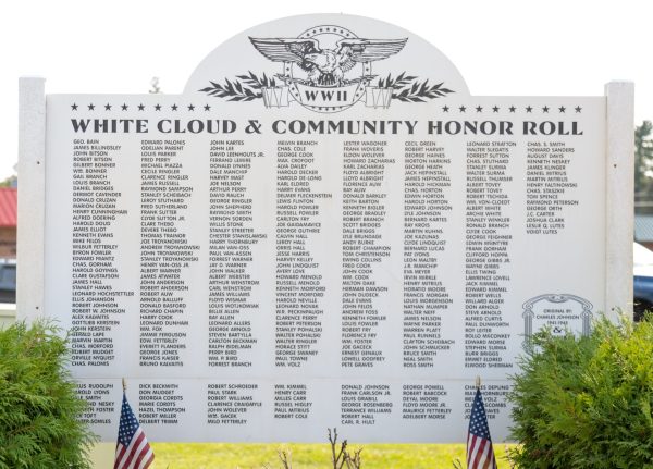 WHITE CLOUD & COMMUNITY HONOR ROLL WAR MEMORIAL