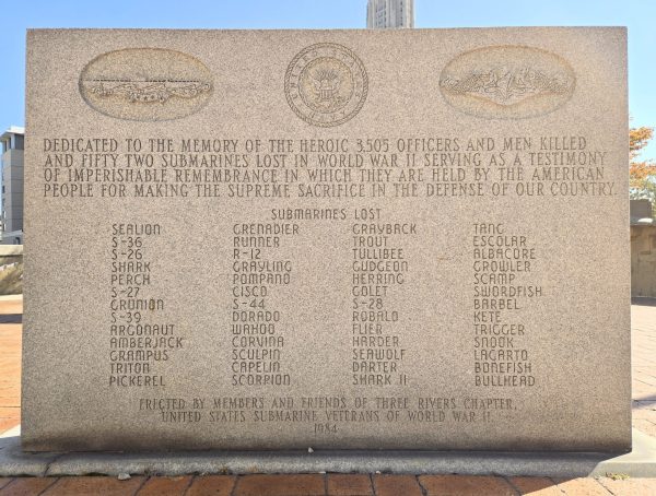 WORLD WAR II SUBMARINE WAR MEMORIAL STONE