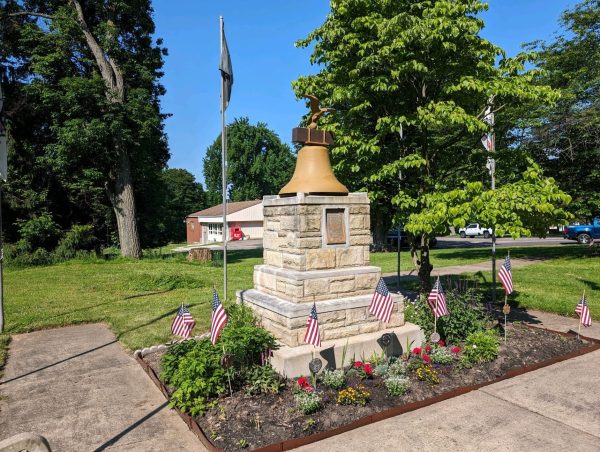 CITIZENS OF LEETSDALE ARMED FORCES MEMORIAL BELL