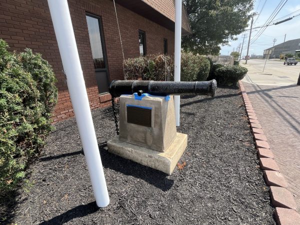 FOUR POUNDER CANNON WAR MEMORIAL