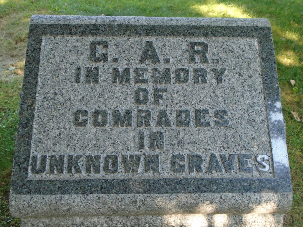 G.A.R. IN MEMORY OF COMRADES IN UNKNOWN GRAVES MEMORIAL STONE