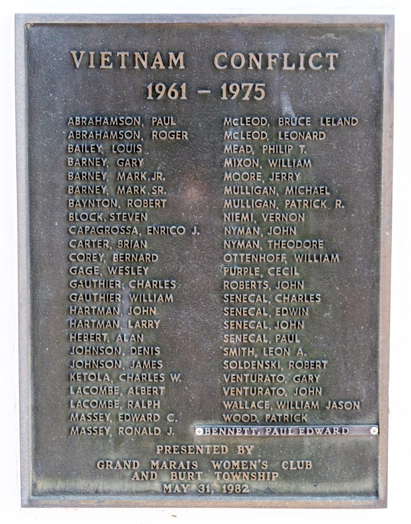 IN HONOR OF OUR COUNTRY’S DEFENDERS WAR MEMORIAL PLAQUE C